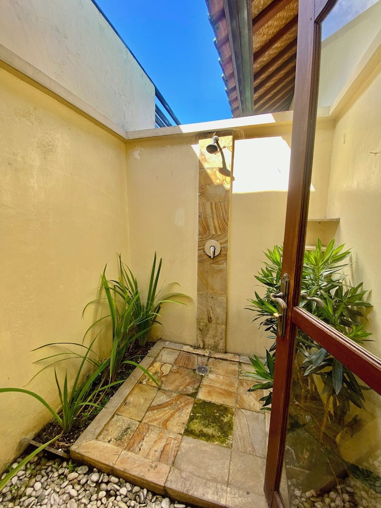 Emerald Villa 25/50