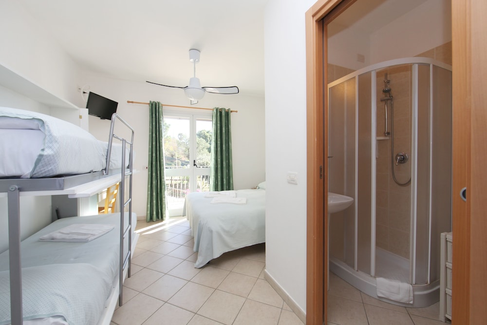 غرفة ثلاثية بسرير مزدوج وسرير فردي، Villa Wanda 2/4