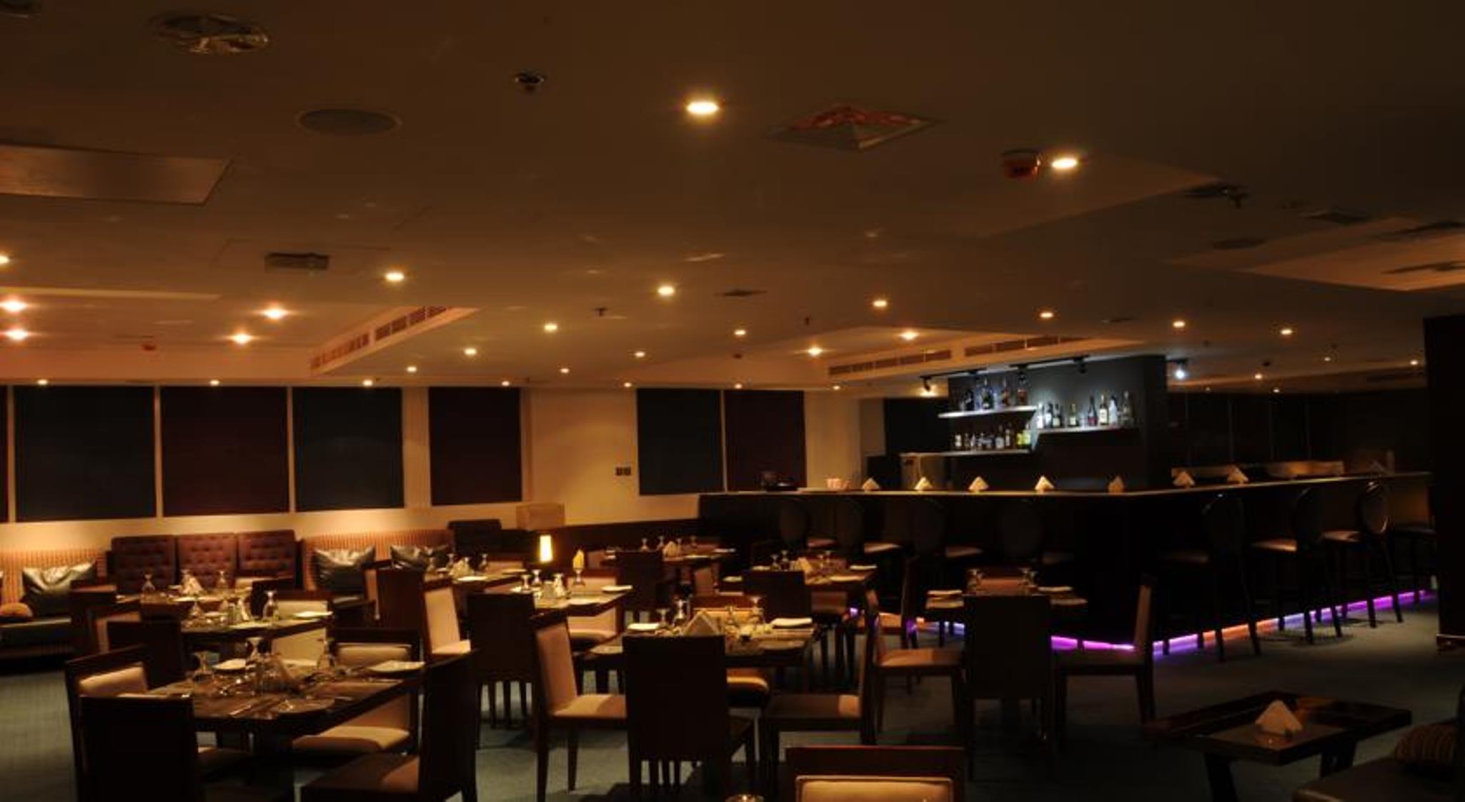 HOLIDAY INN EXPRESS BAHRAIN 16/18