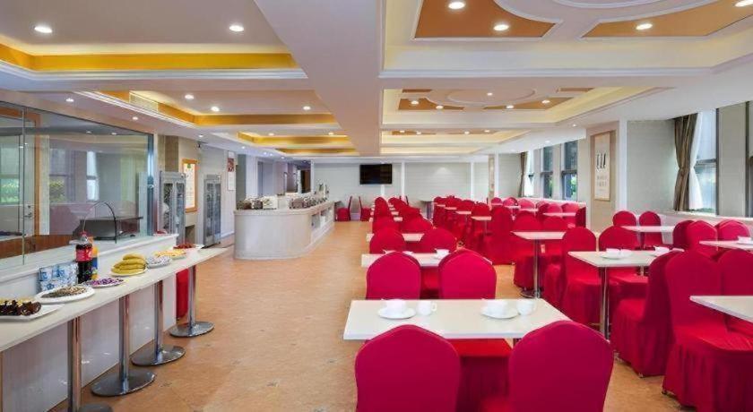 Vienna International Hotel Kunming (West Guangfu Road Station Branch) 44/48