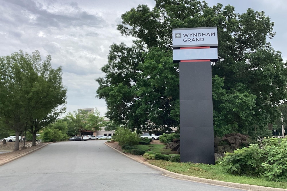 Wyndham Grand Executive Center Little Rock Airport 63/66