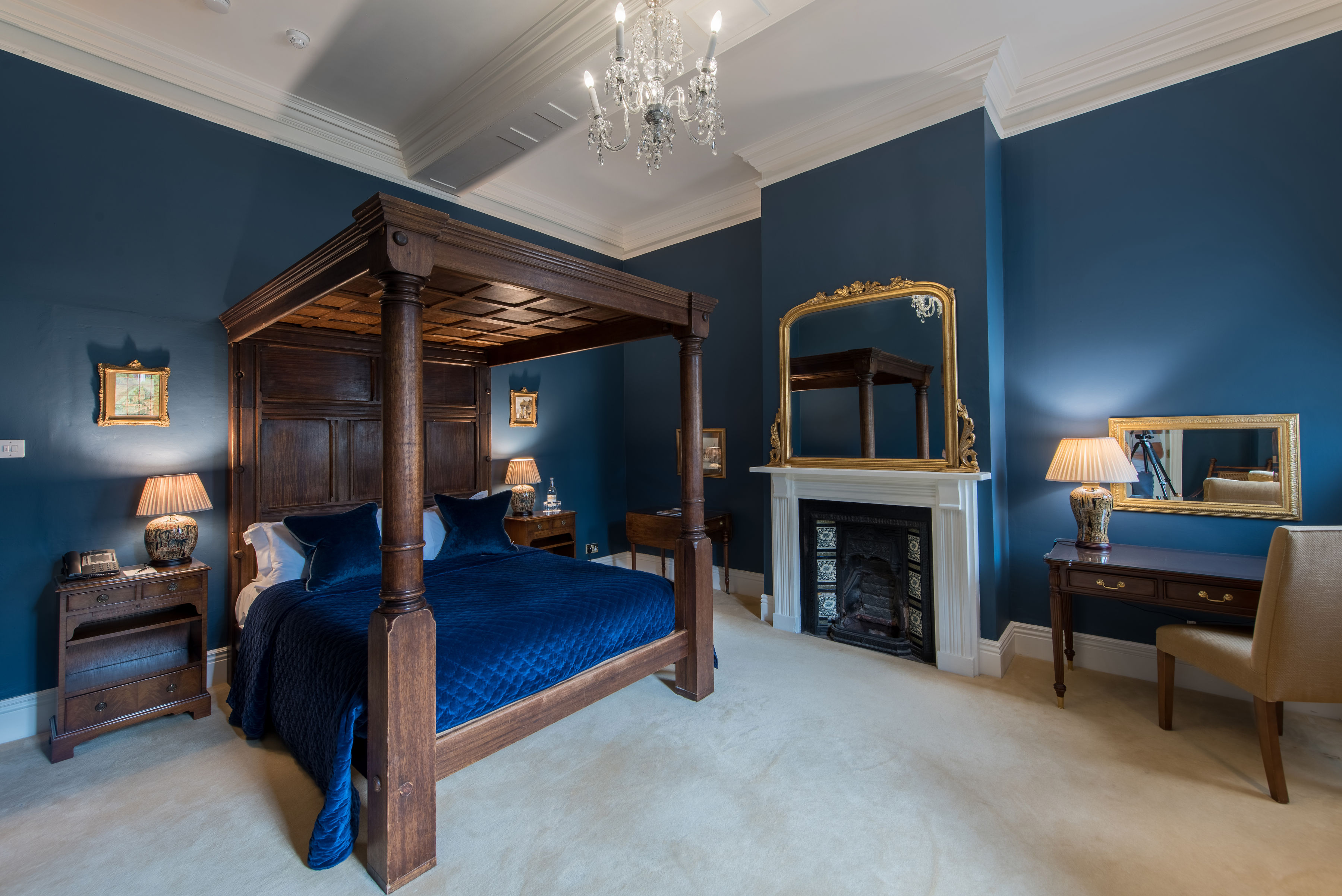 State, Double Bed