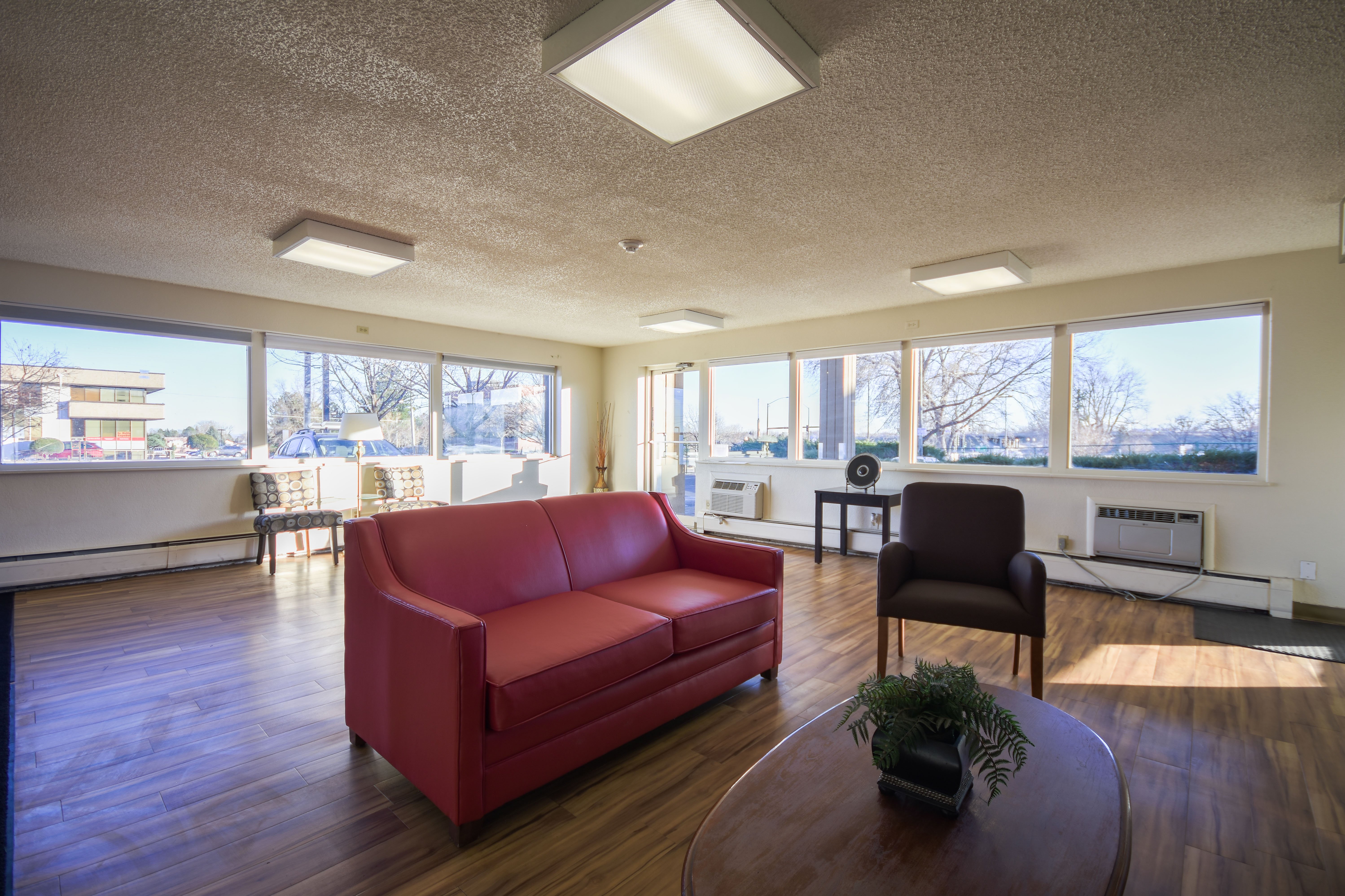 HomeTowne Studios by Red Roof Denver - Lakewood West 22/42