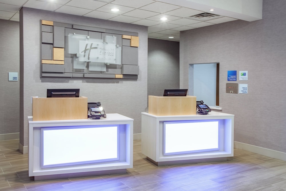 Holiday Inn Express Hotel Suites Texarkana 9/75