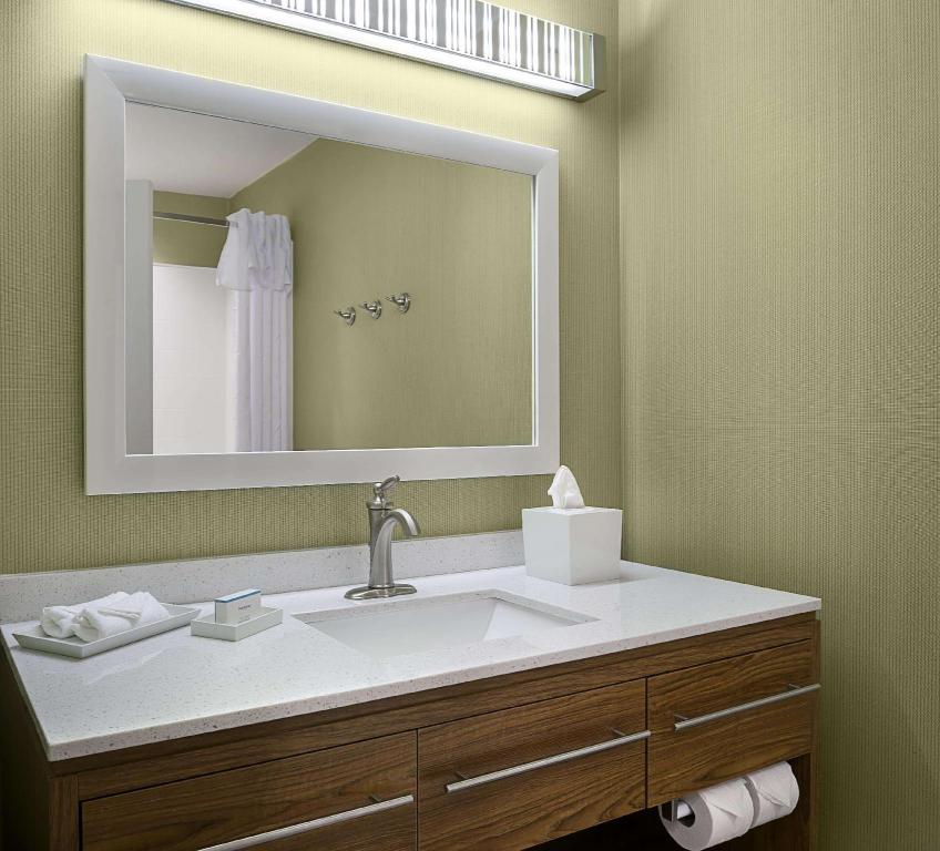 Studio, King Bed, Sofa, Accessible, Home2 Suites By Hilton Greenville Airport 9/10