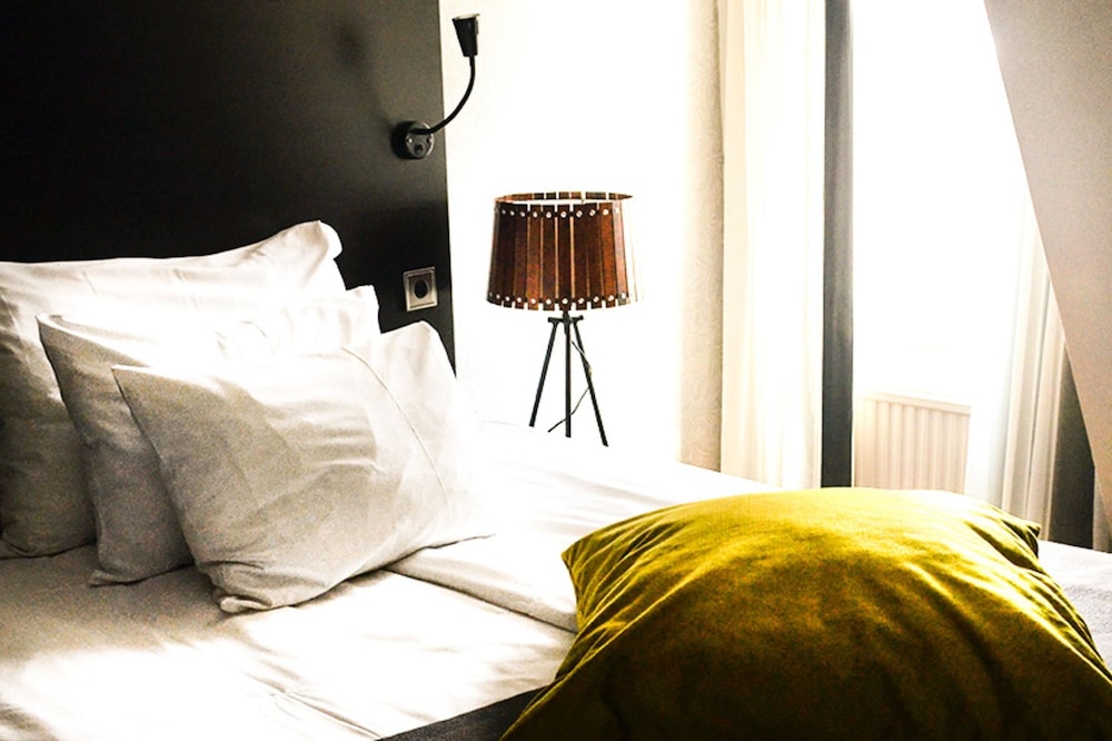 Home Hotel Plaza 13/40