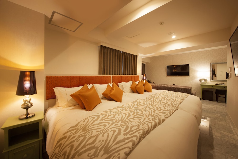 DELUXE, 2 QUEEN BEDS, SOFA, ANNEX