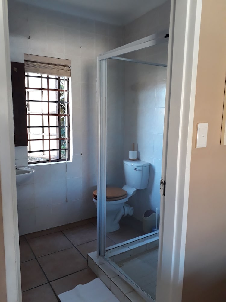 Gansbaai Town Lodge 26/26