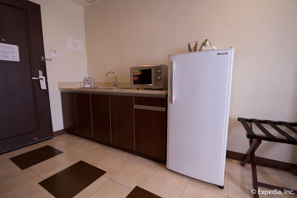 Alpa City Suites 4/50