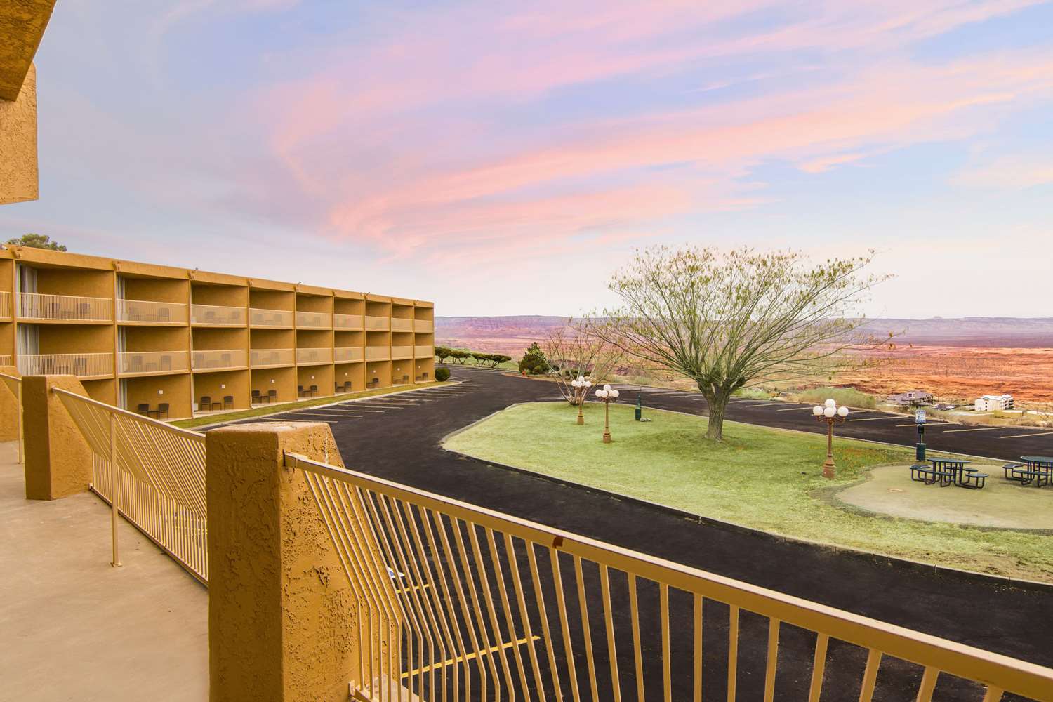 Scenic View Inn - Lake Powell - Page AZ 32/34