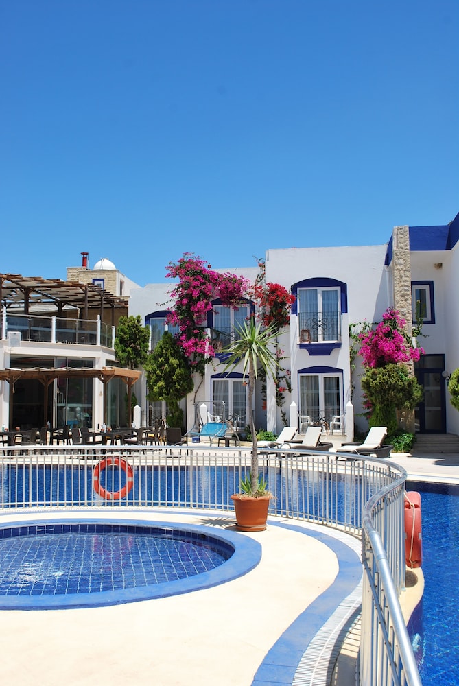Serpina Hotel - Adults Only 19/68