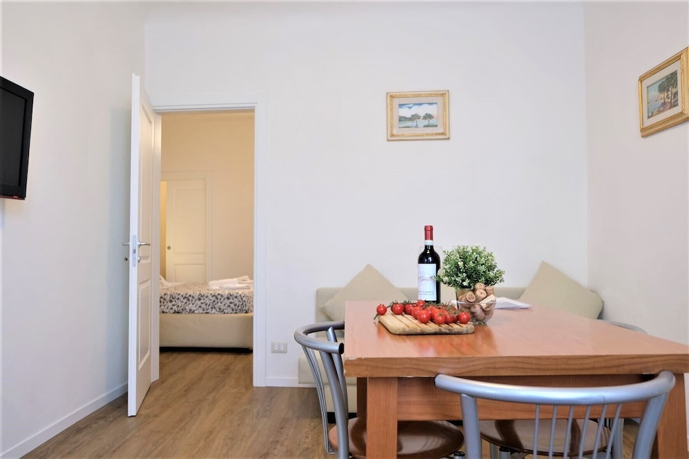 Wine Apartments Florence Morellino 15/28