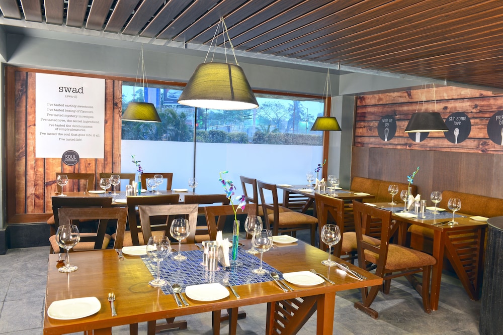 Visitel -A Boutique Hotel. 52/58