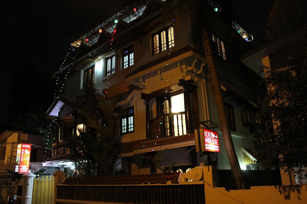 HOTEL WHITE ROSE FORT KOCHI 2/19
