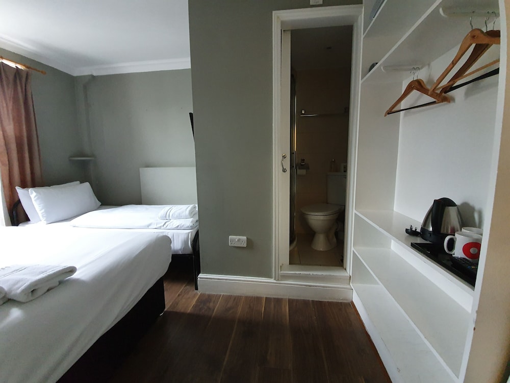 Ebury House Hotel 40/50
