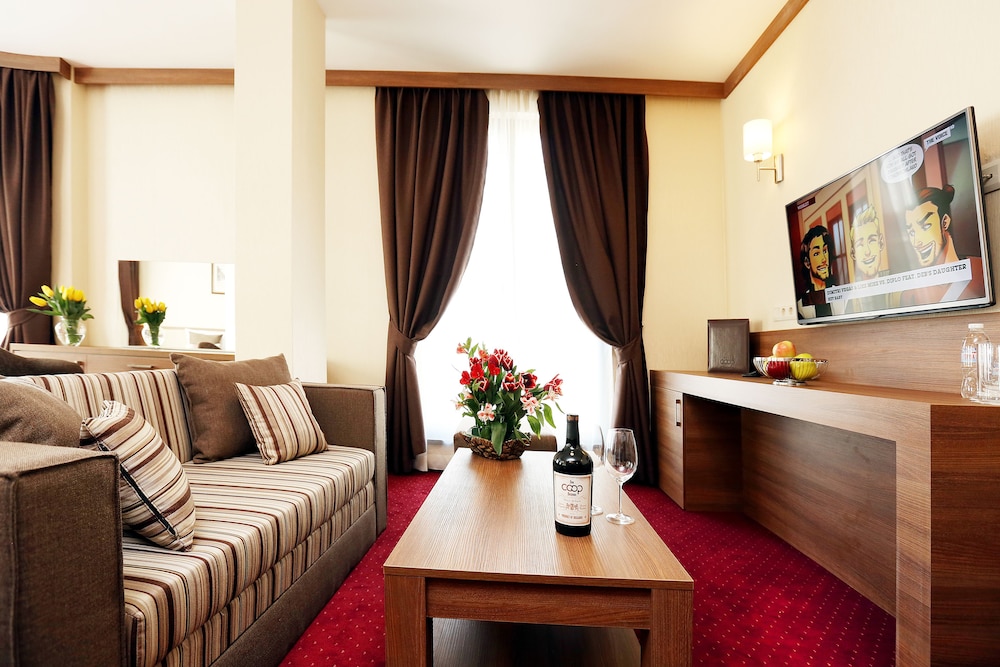 Coop Hotel Sofia 47/69