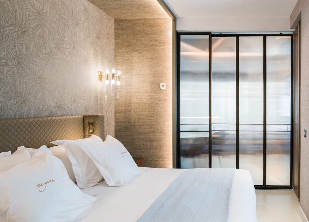 The Garden Suites 8/42