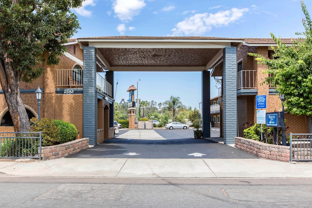Rodeway Inn Escondido Downtown 5/34