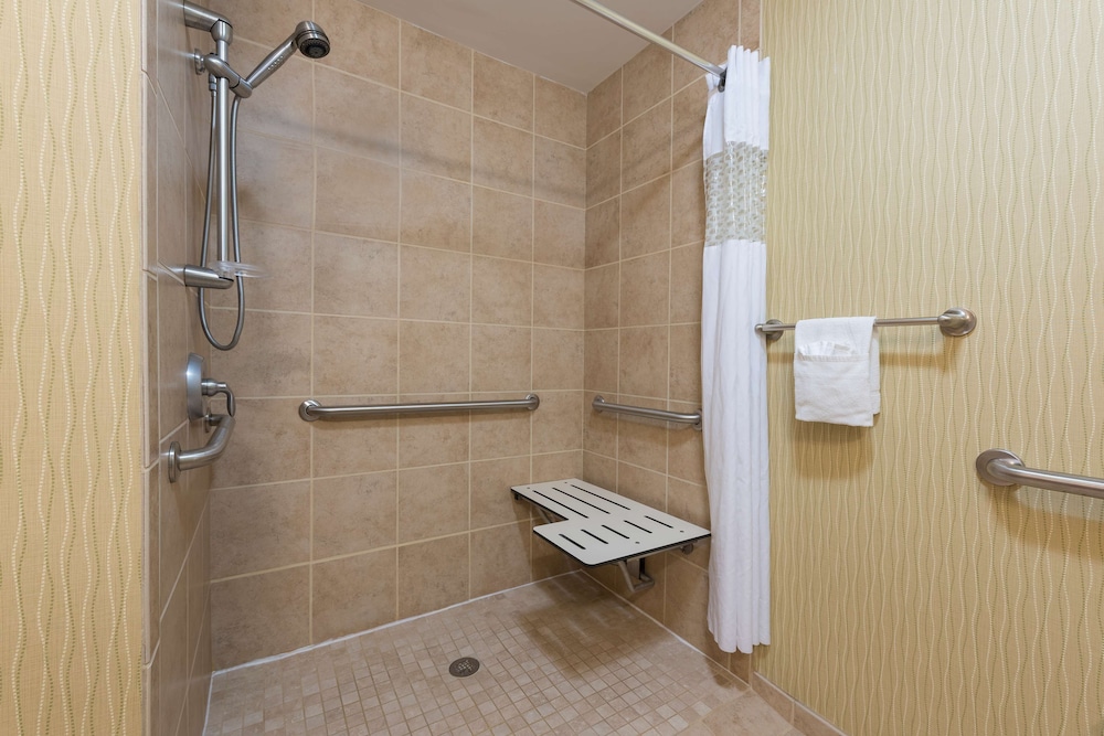 Hampton Inn East Lansing 14/45