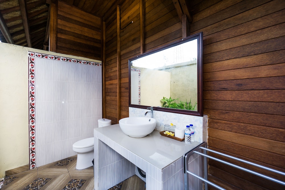 Laguna Reef Huts 25/70