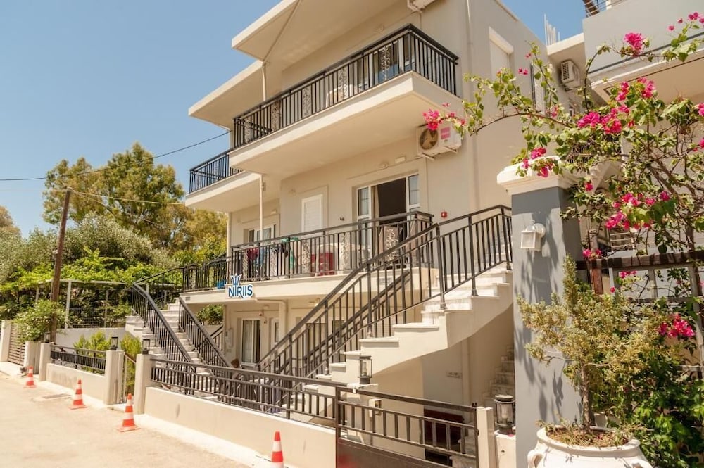 Niriis Hotel photo3