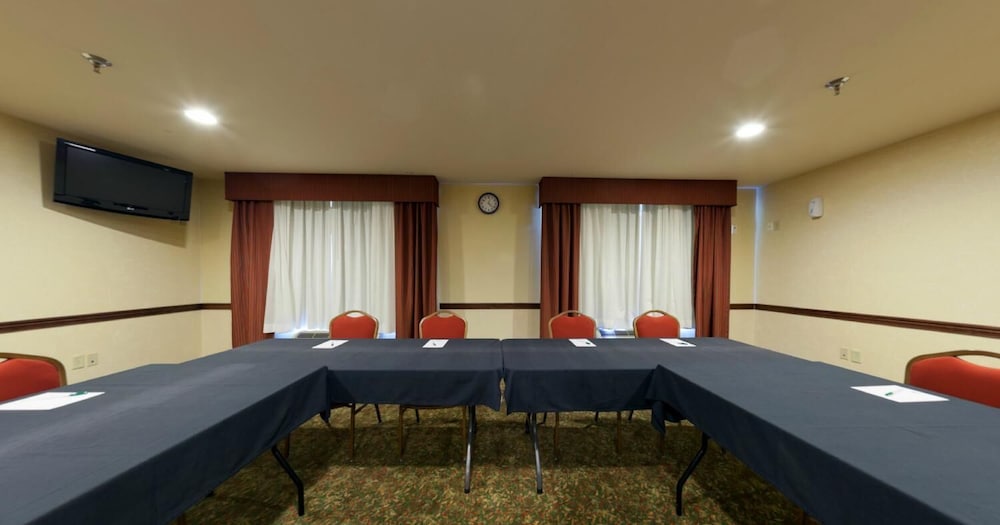 Country Inn & Suites by Radisson, Marion 26/64