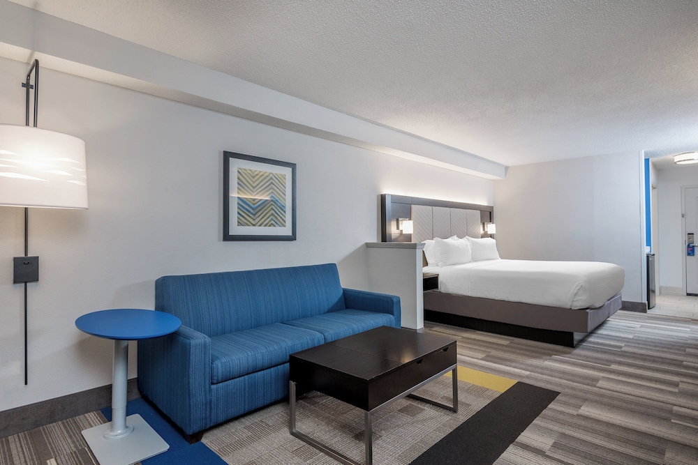 Holiday Inn Express and Suites Florence I-95 and I-20 Civic Ctr, an IHG Hotel 52/70