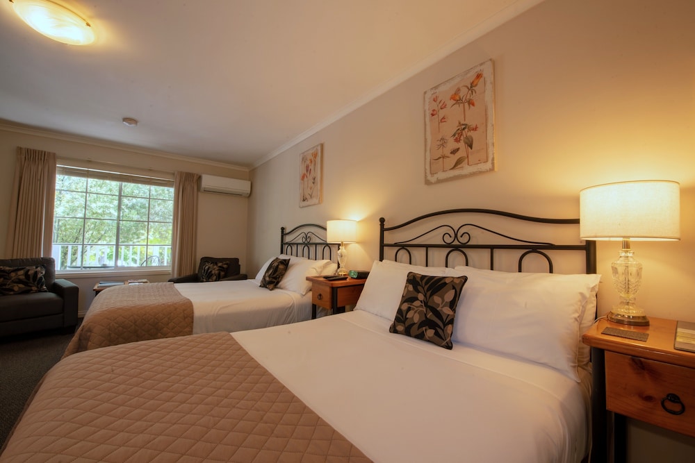 YARRA GABLES MOTEL 8/35