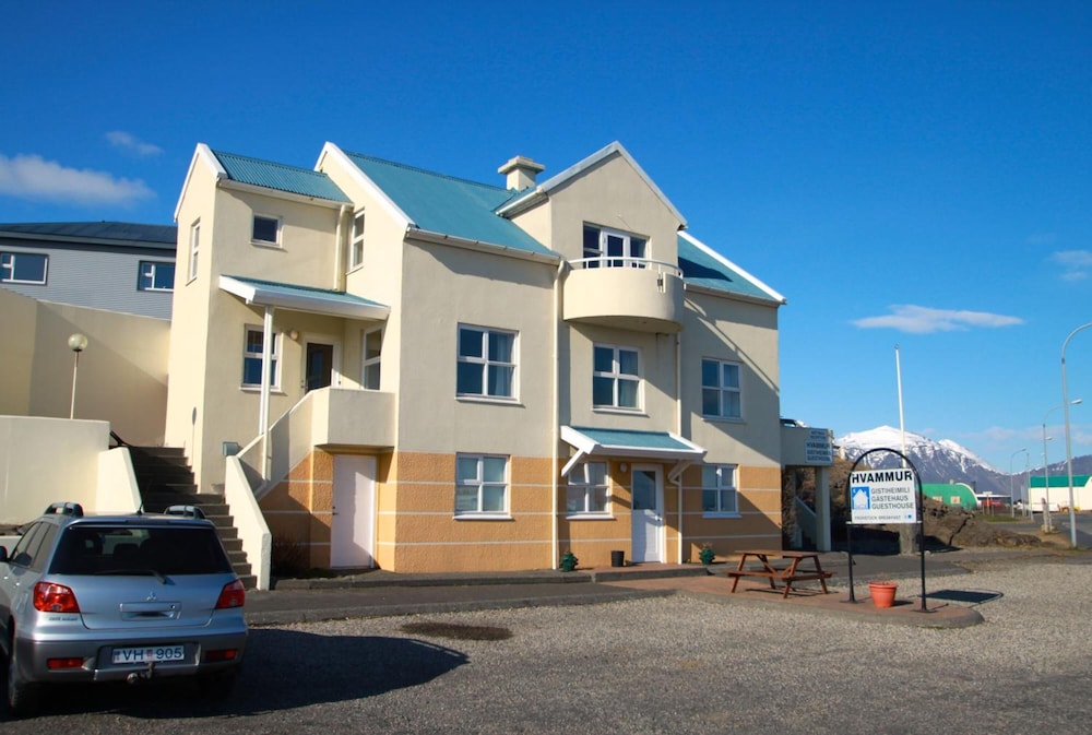 Guesthouse Hvammur 44/50