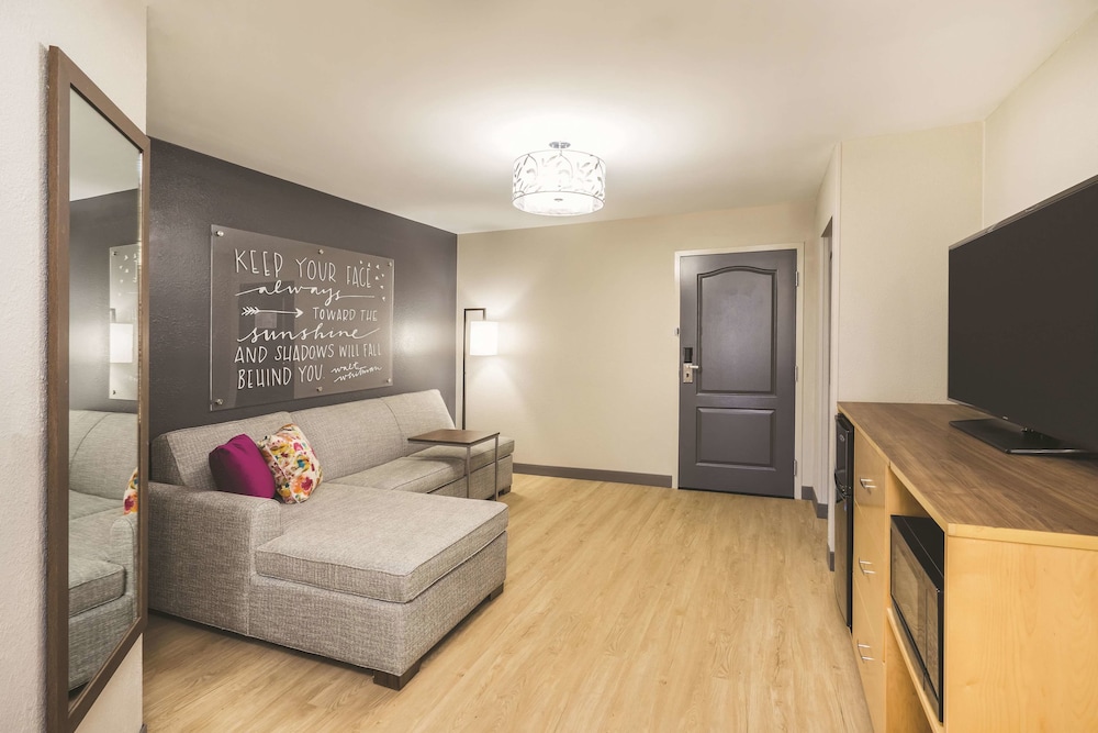 La Quinta Inn & Suites by Wyndham Chattanooga-Hamilton Place 37/45