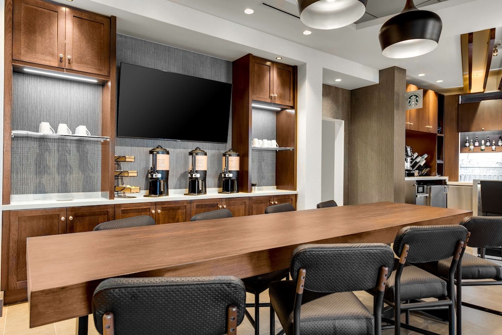 Hyatt Place Colorado Springs Downtown 23/26