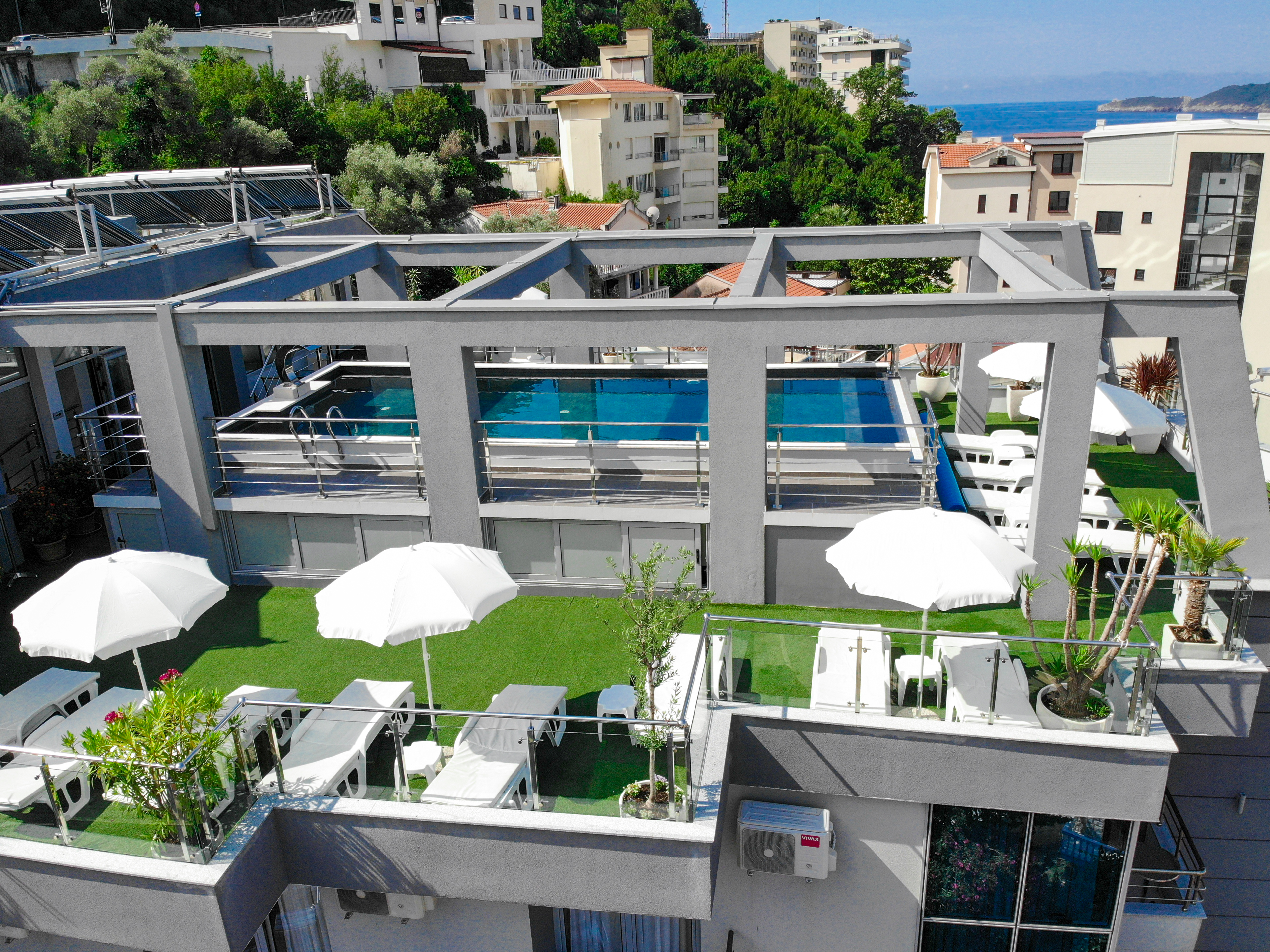 Hotel La Mer in BECICI