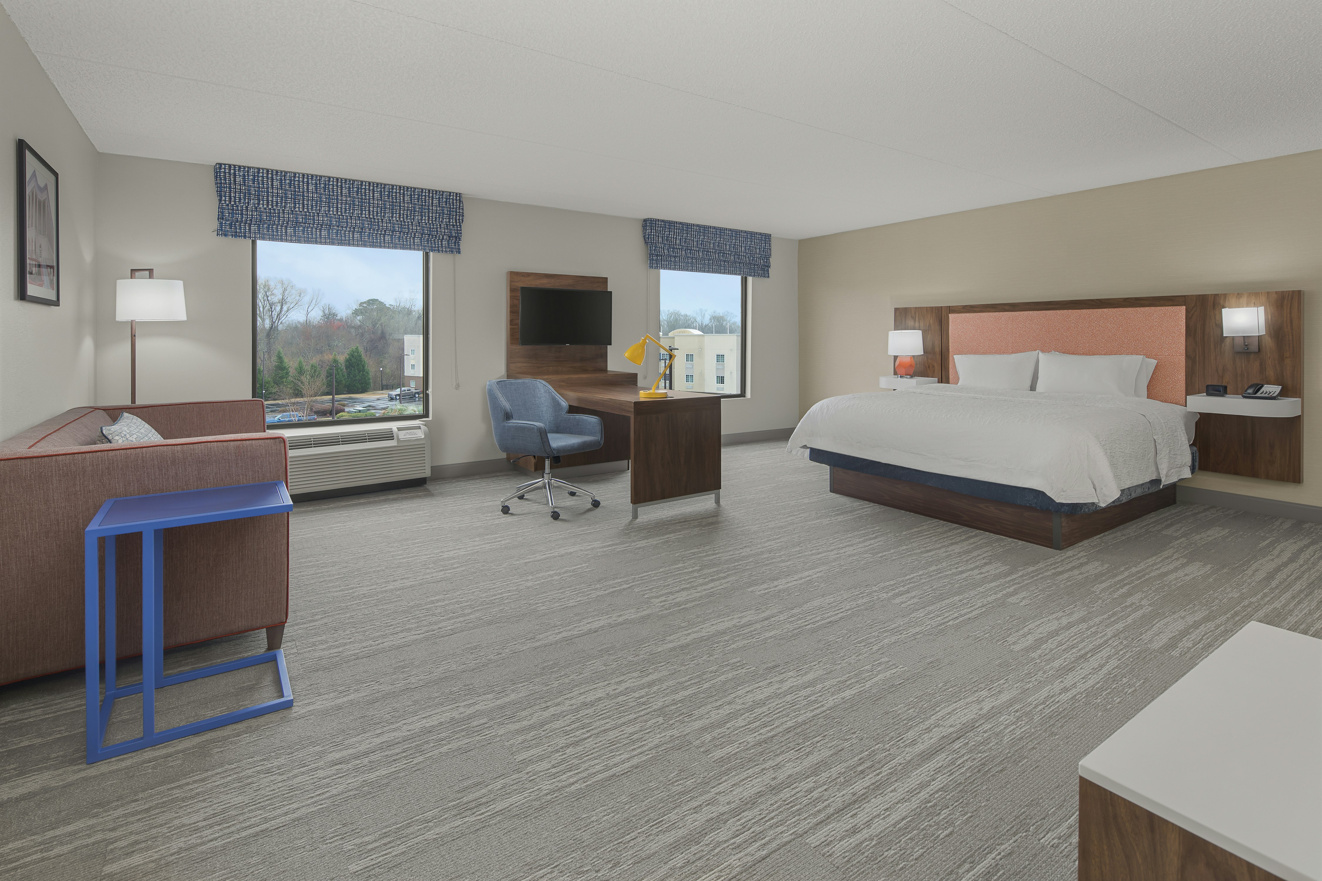 STUDIO, SUITE, KING BED