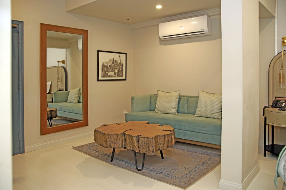 Ambiance Boutique Art Hotel Karachi 32/56