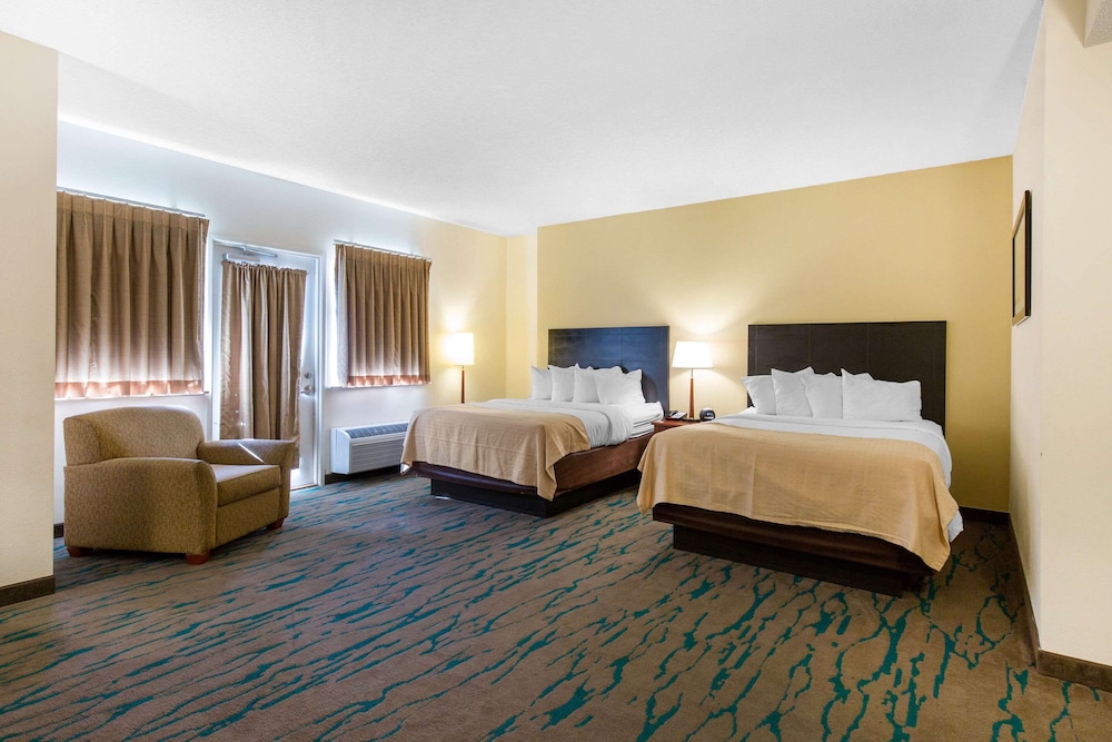 Gateway Hotel Suites Ascend Hotel Collection 18/33