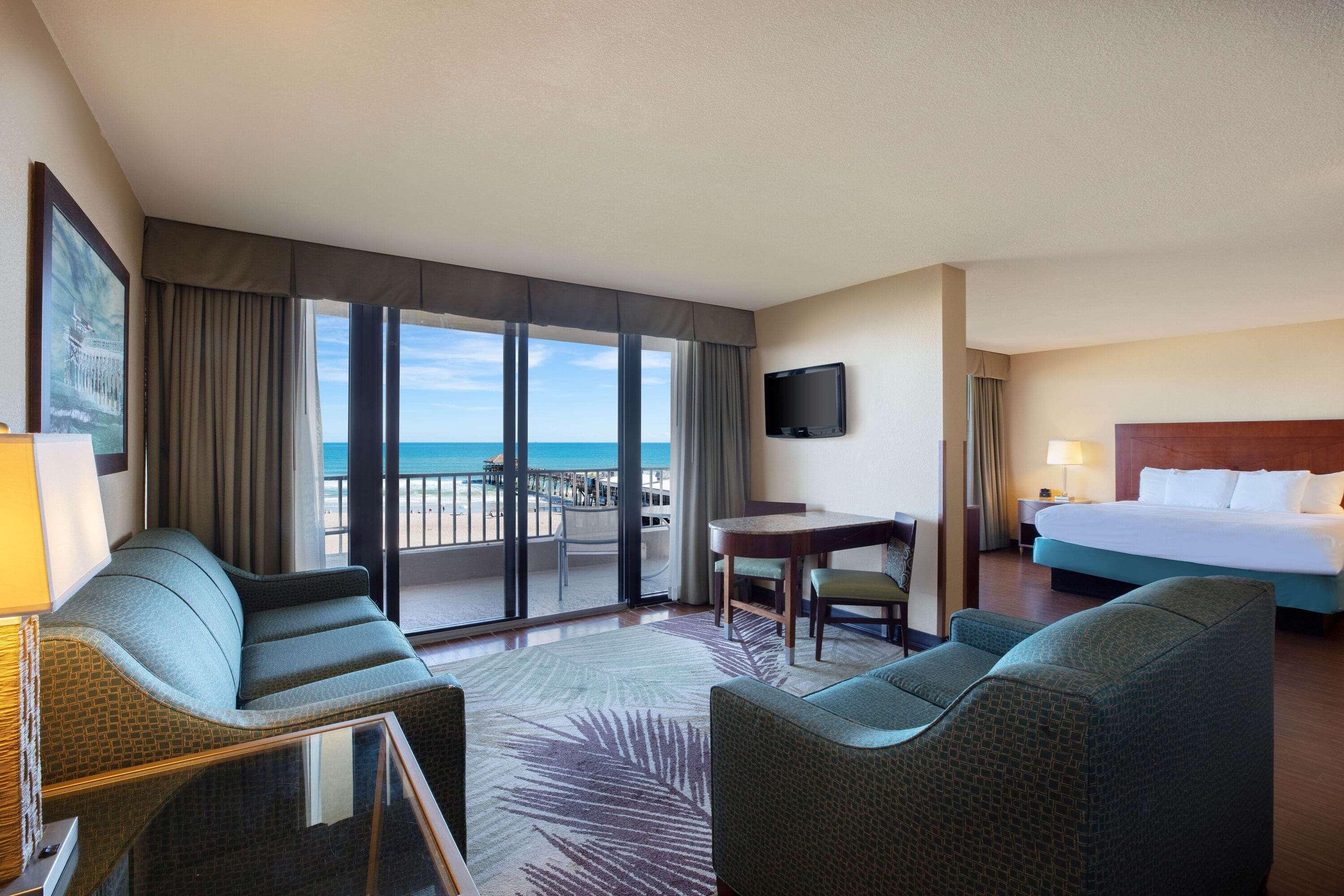 جناح ديلوكس بإطلالة على البحر، La Quinta Inn & Suites by Wyndham Cocoa Beach Oceanfront 4/6