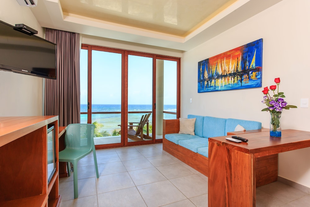 Aqua Star Boutique Hotel and Condos By Koox Luxury Collection 56/80
