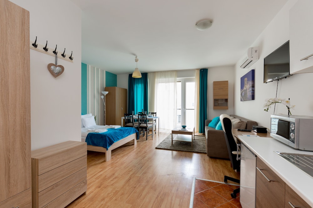 SUN RESORT APARTMENTS 17/33
