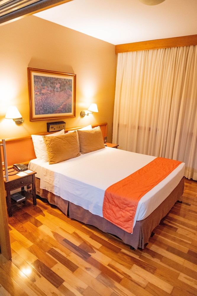 Black Stream Hotel 15/50