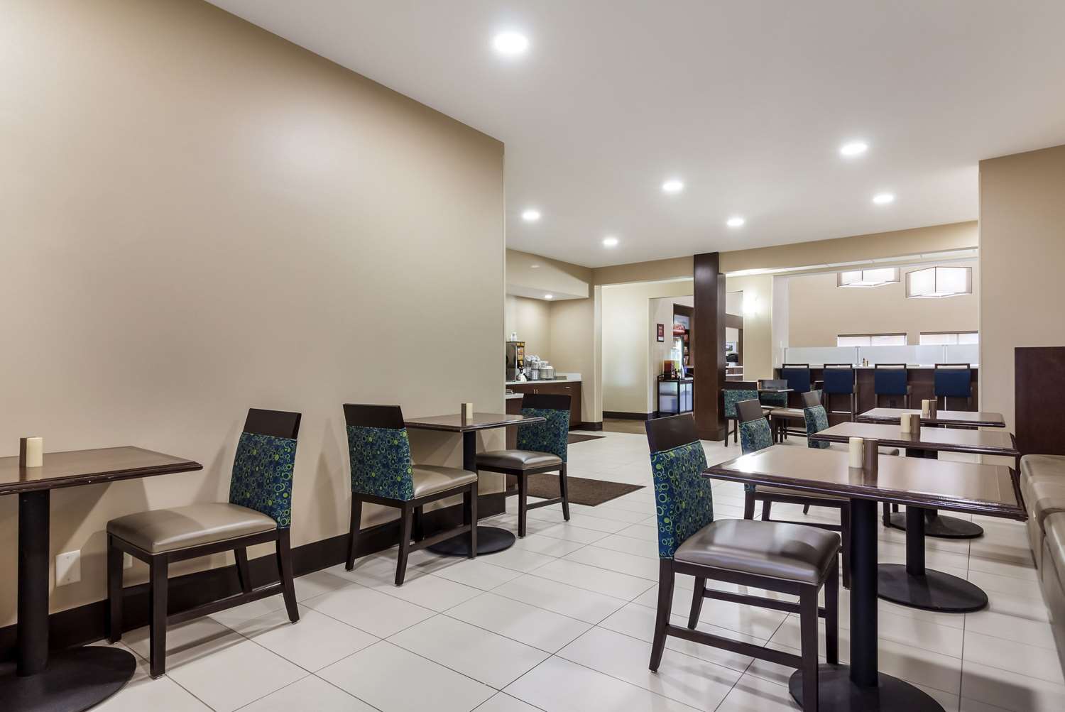 Comfort Suites Sioux Falls Mall District SD 27/32