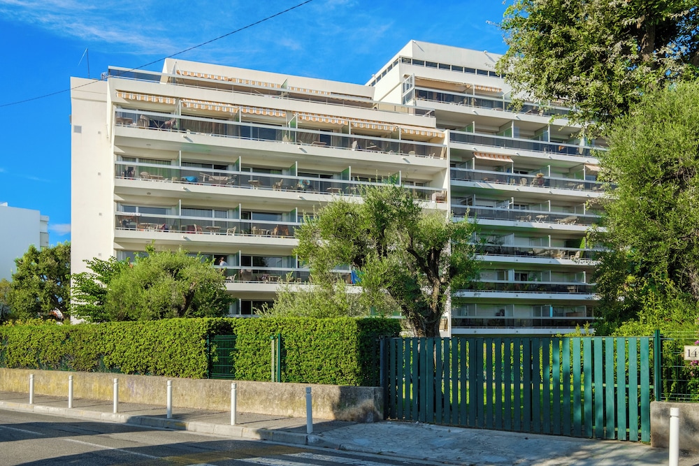 RESIDENCE LA ROSTAGNE 38/50
