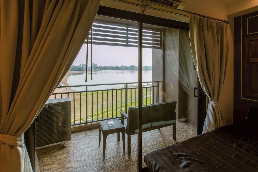 Blu Monkey Brown House Udonthani Hotel 31/58