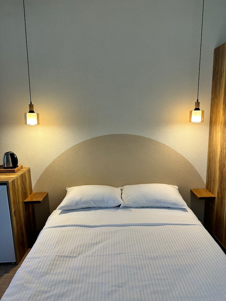 Kingway Suite 16/45