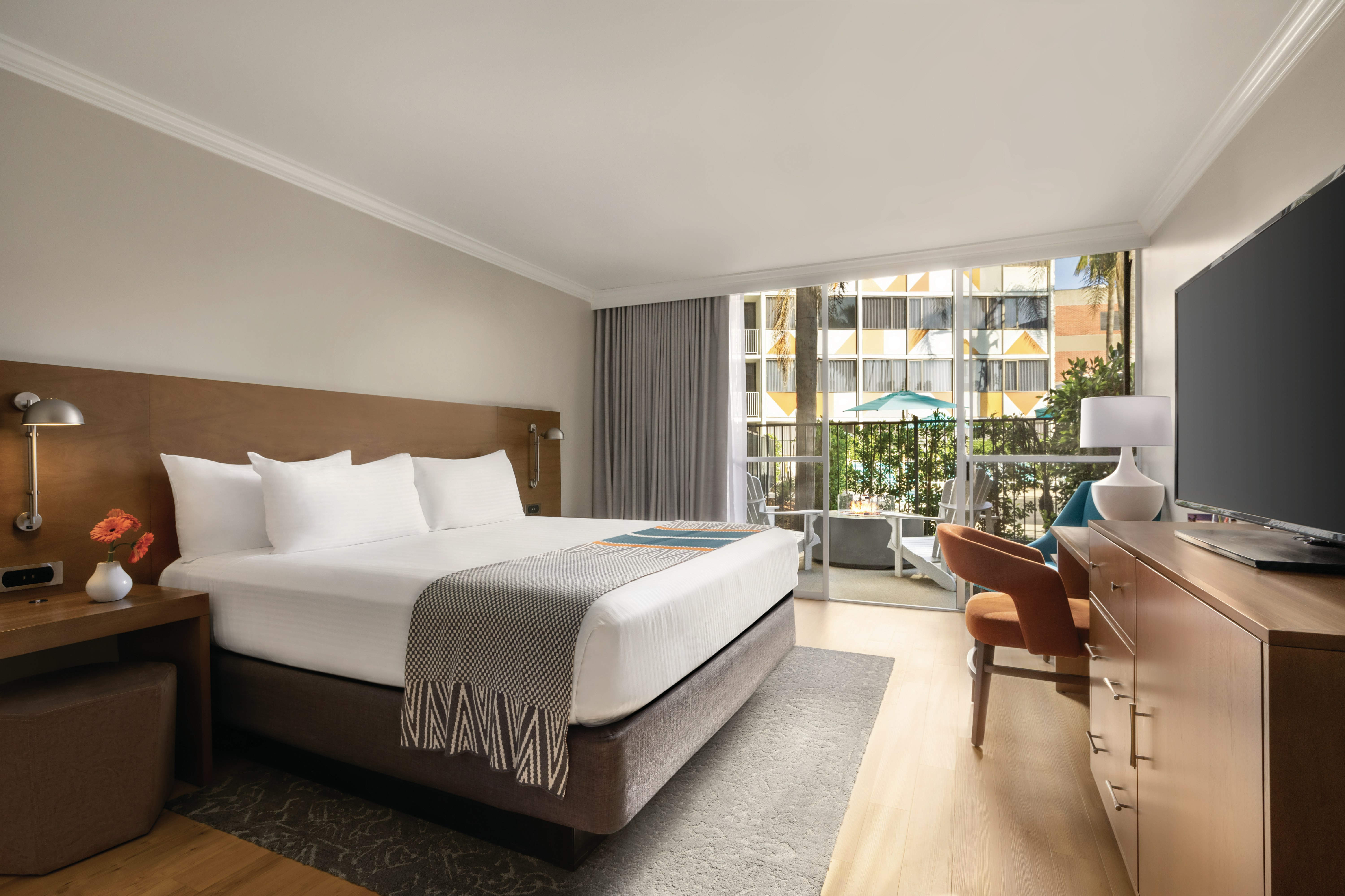 Town and Country Resort 23/80