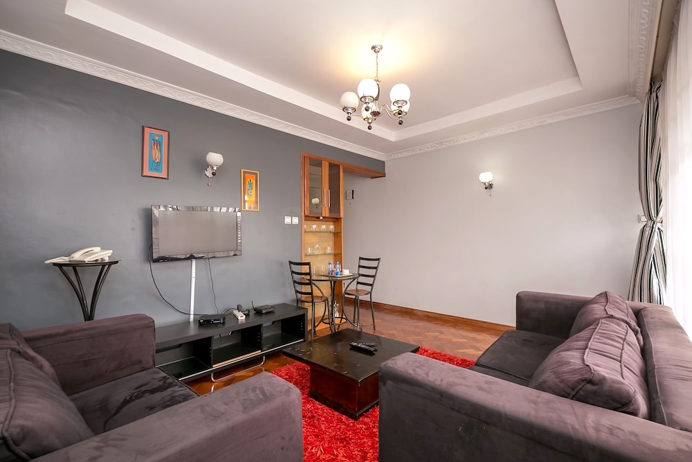 Meltonia Luxury Suites 25/50