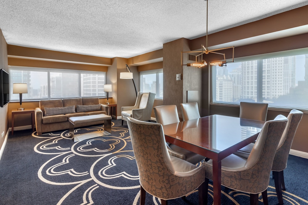 Omni Chicago Hotel 60/84