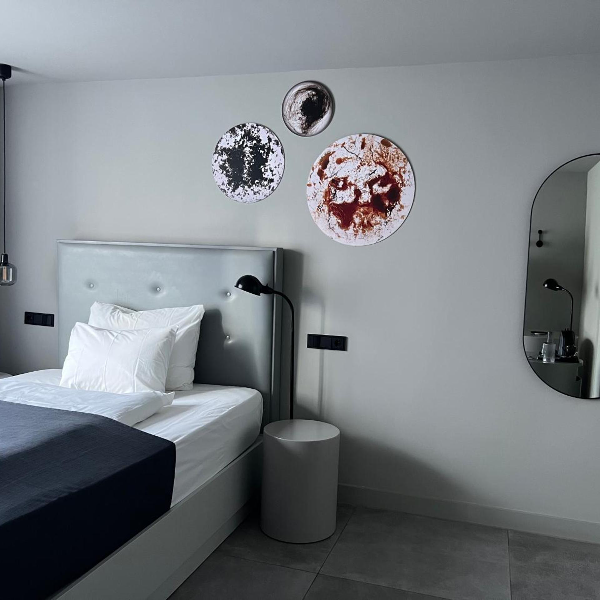 The Grey Hotel 21/50