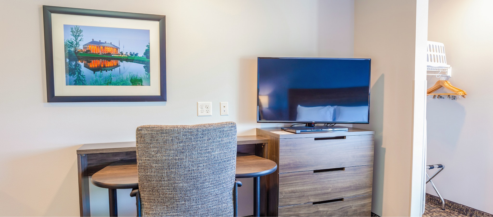 My Place Hotel-Watertown, SD 38/46