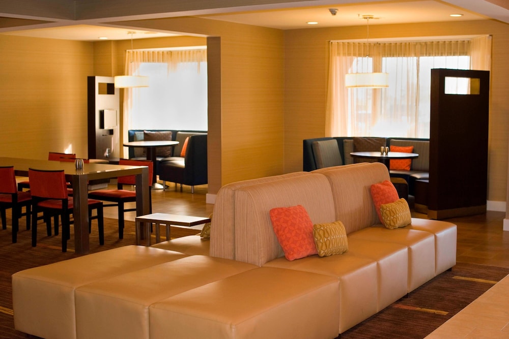 Courtyard By Marriott Austin Round Rock 36/54