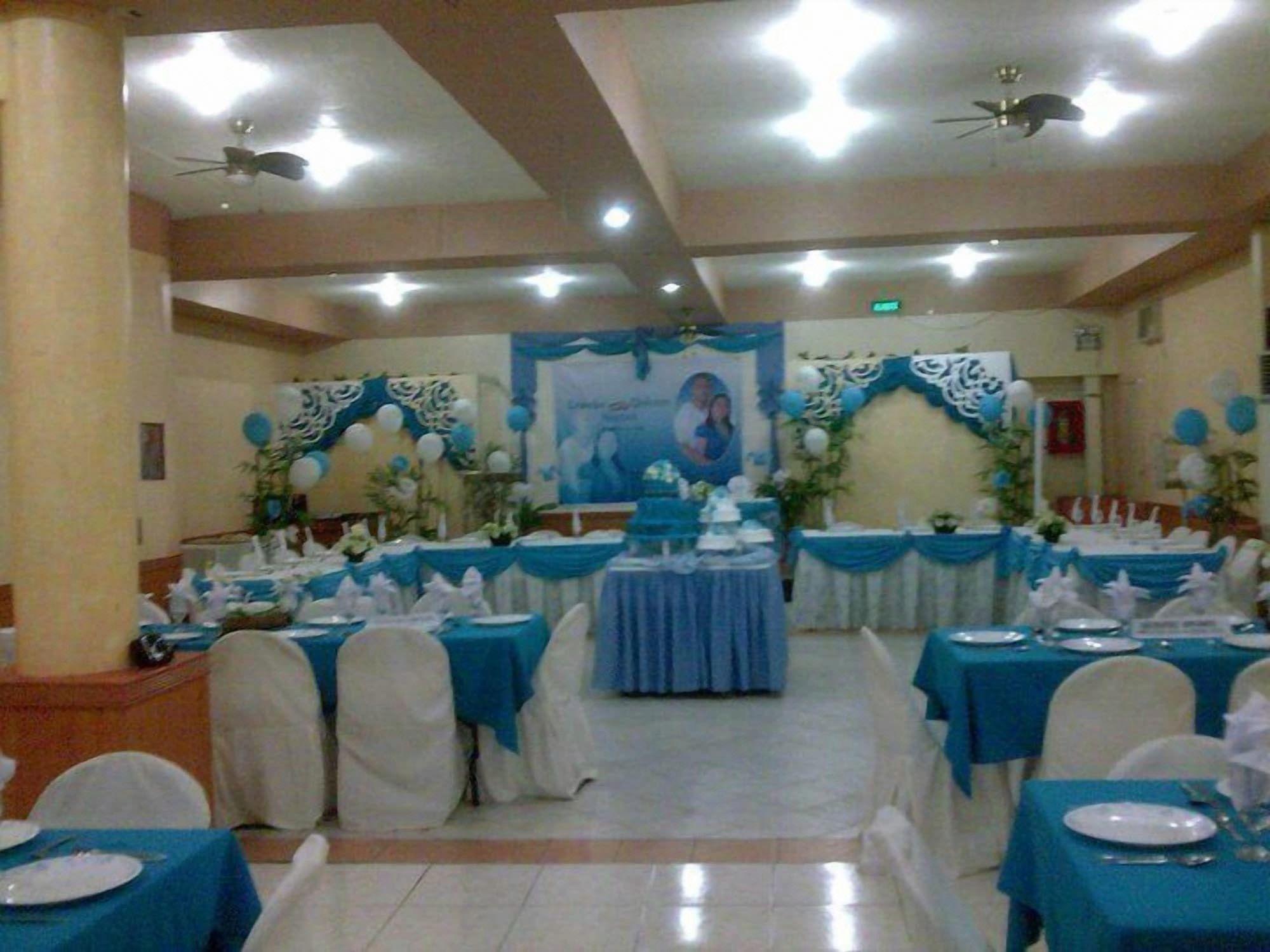 Plaza Maria Luisa Suites Inn 25/38